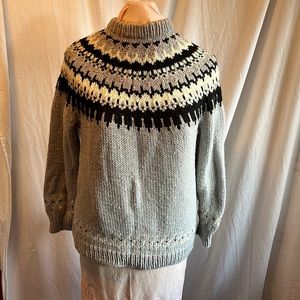 Hand knit nordic sweater acrylic size Medium in Gray and Black